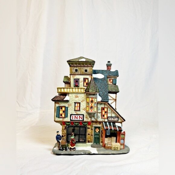 Vintage Lemax Enchanted Forest Christmas Porcelain Lighted Inn/News Glass House - Picture 2 of 10
